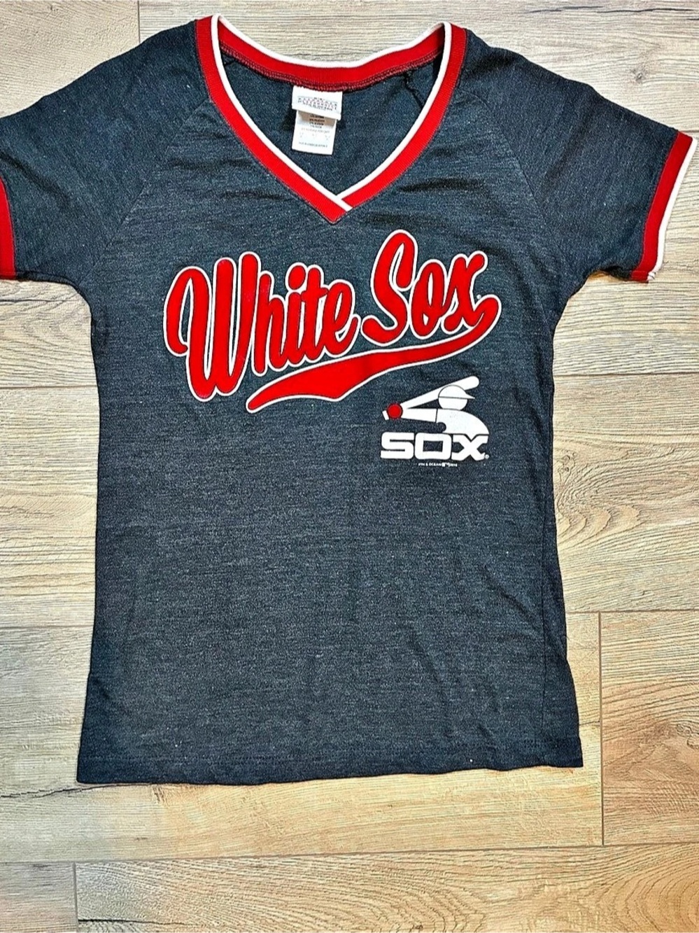 Chicago White Sox 5th & Ocean Ringer V Neck Tee Women’s S MLB